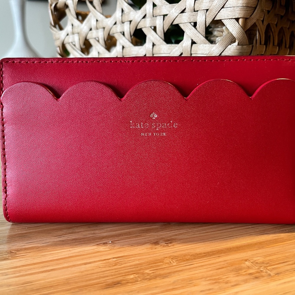 Kate Spade Valentines Day Red Scalloped Wallet
